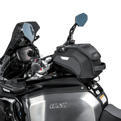 Borsa serbatoio LOBOO BTB13BK montata su BMW R1300GS Adventure, vista dal pilota
