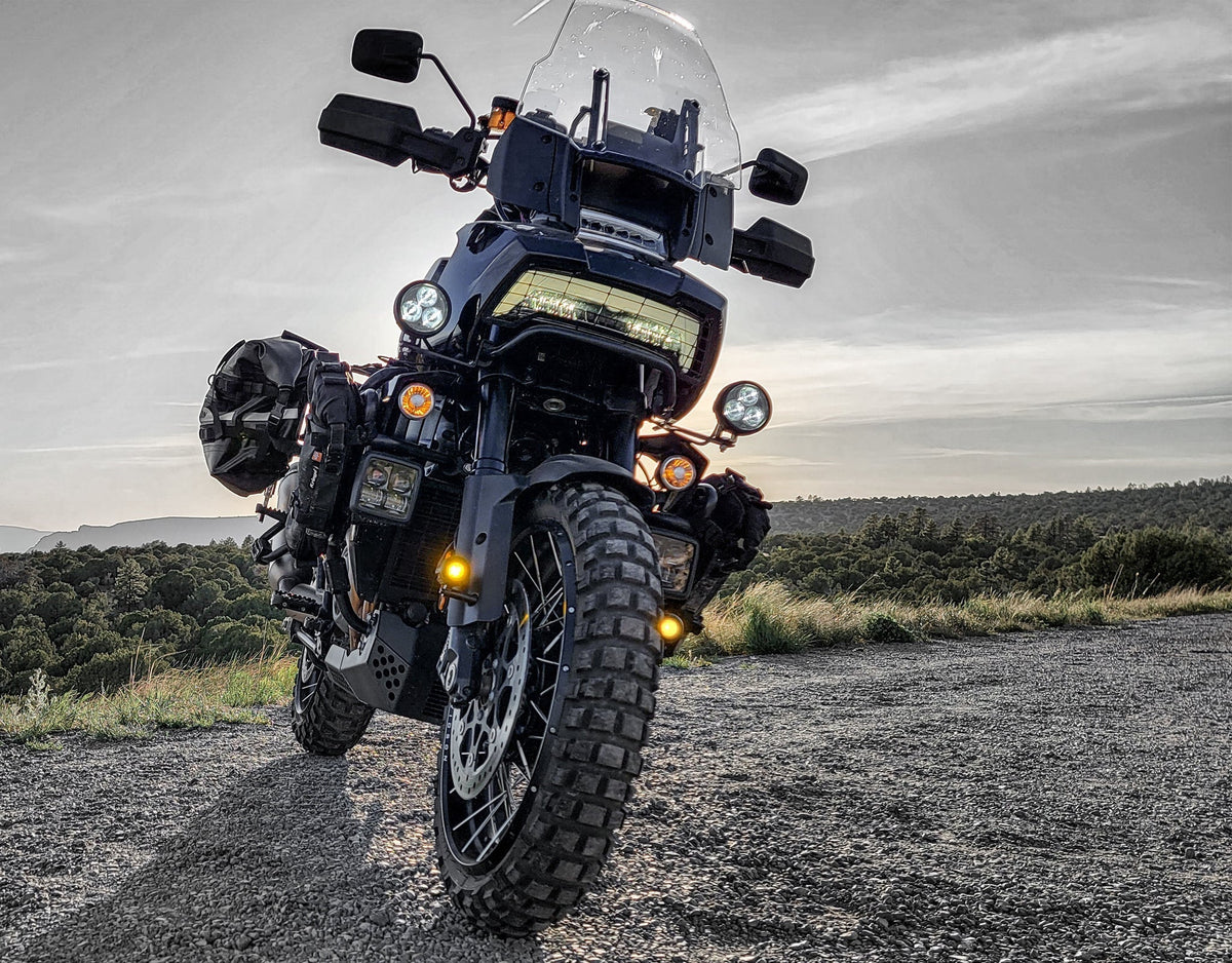 Centralina CANsmart DNLWHS23800 montata su Harley-Davidson Pan America 1250 con faretti accesi