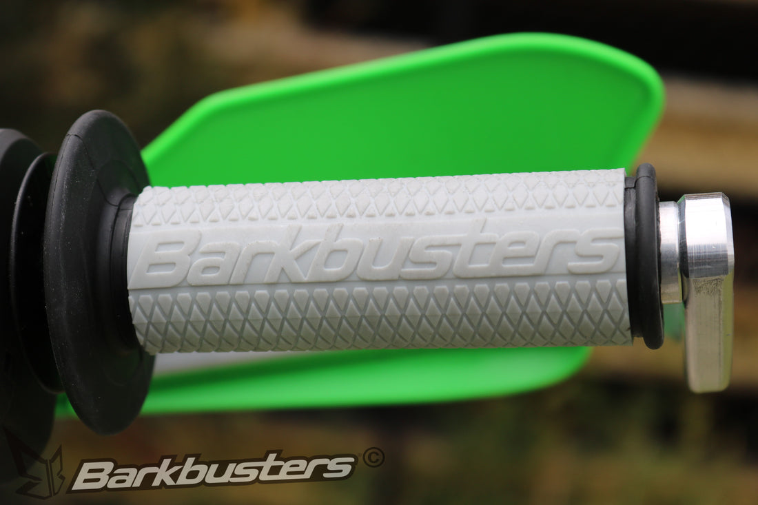 Ricambio paramani Barkbusters GRP-1, dettaglio del fissaggio al manubrio