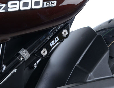 Placchette Copri Fori Poggiapiedi Posteriori Paio Kawasaki Z900 Z900RS 18214 Rg BLP0065BK - Endurrad