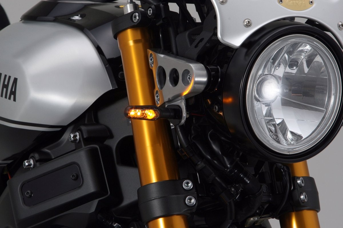 Cp.indicatori direzione alluminio LED "D - LIGHT | 8668A - 31755 - ENDURRAD