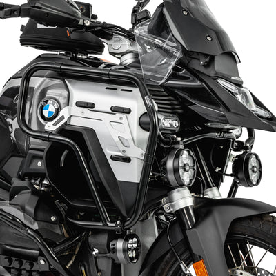 Crash bar LOBOO CHG151 nero, dettaglio del lato sinistro attorno al serbatoio della R 1300 GS Adventure