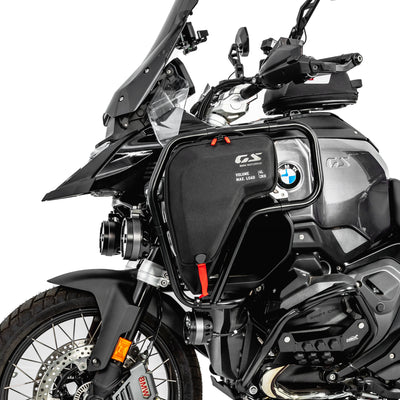 Crash bar LOBOO CHG151 nero con la borsa serbatoio originale BMW montata all'interno della barra