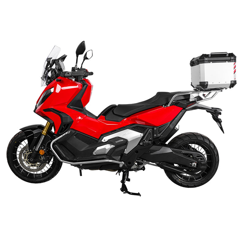 Honda X-ADV 750 con crash bar LOBOO CHG332 montato, vista laterale sinistra
