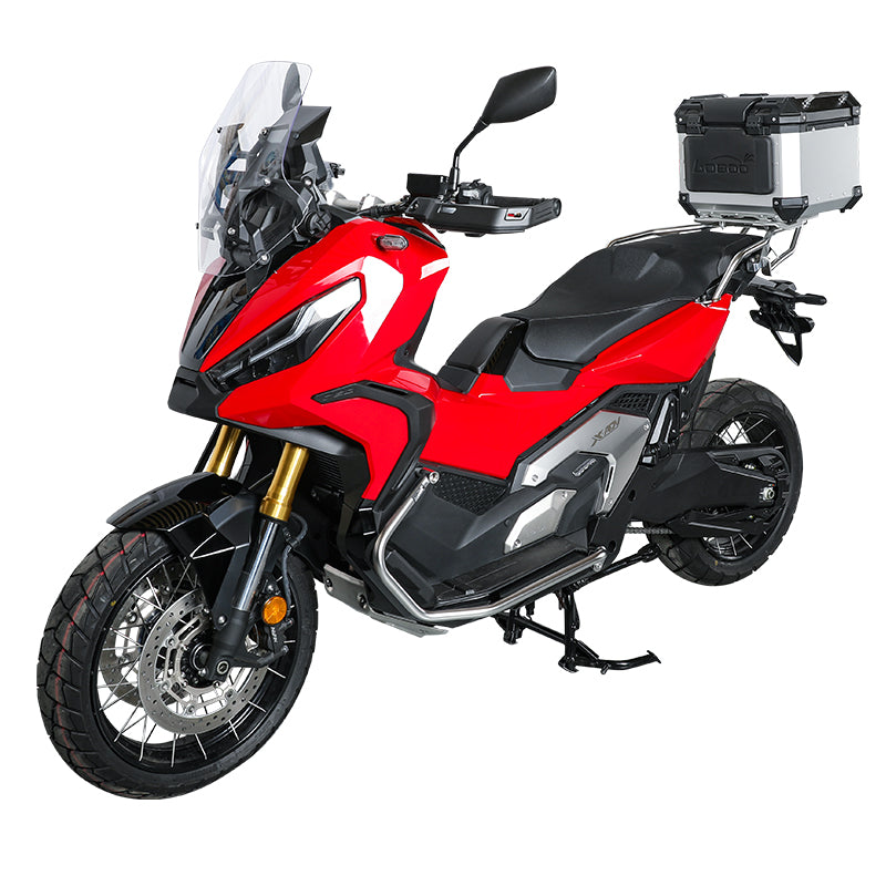 Honda X-ADV 750 con crash bar LOBOO CHG332, vista tre quarti anteriore destra