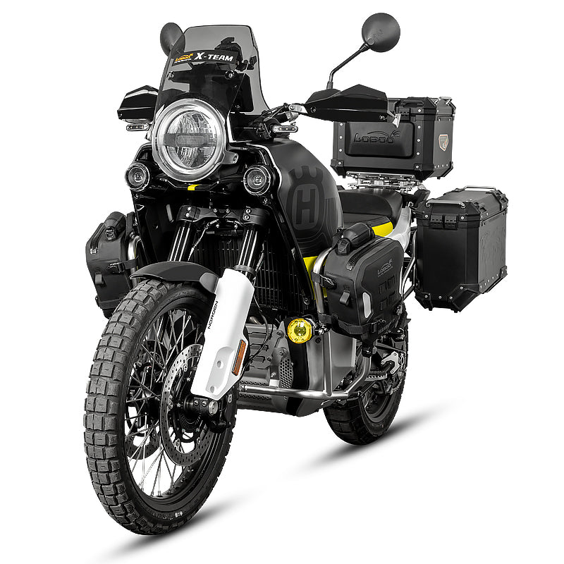 Husqvarna Norden 901 con crash bar LOBOO CHG901 nero, faretti ausiliari e valigie in alluminio