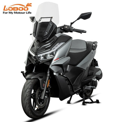Crash bar in inox 304 montate sulla VOGE SR250GT, vista frontale di tre quarti
