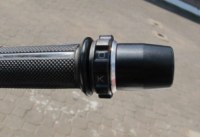 Cruise control Kaoko KTM105 montato su KTM 390 Duke