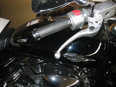 Montaggio del cruise control Kaoko C109SNUB sul manubrio destro
