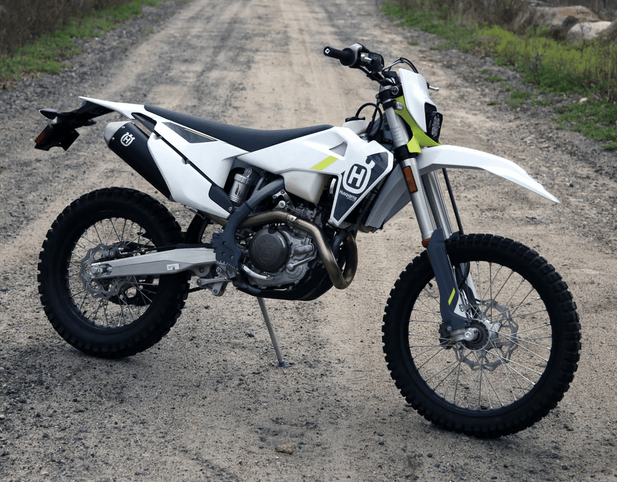 Kit faro rally DENALI con faretto D7 montato su Husqvarna FE / TE