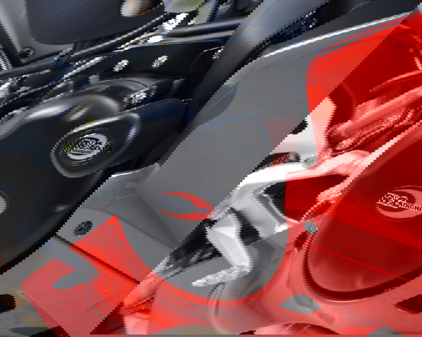 DUCATI 959 / 1199 / 1299 / V2 PANIGALE DX protezione frizione