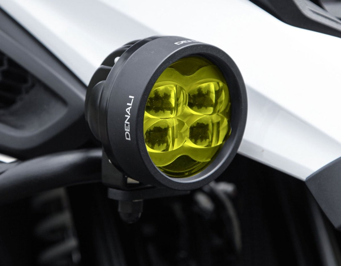 Fendinebbia LED DENALI D3 acceso, taglio orizzontale netto del fascio