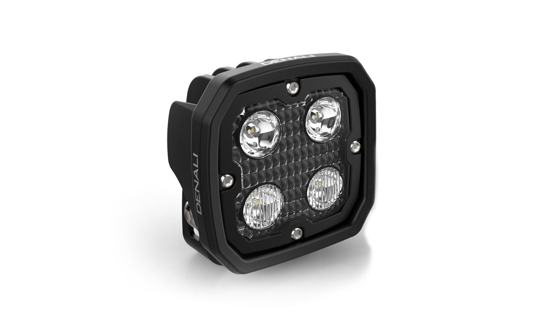 Faretto LED DENALI D4 da 4.380 lumen con fascio ibrido flood e spot
