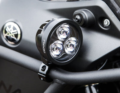 Faretto LED DENALI D3 con lente spot, dettaglio ravvicinato dell'ottica