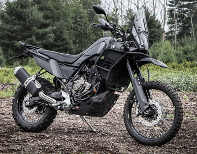 Faretto LED DENALI D3 acceso sulla Yamaha Ténéré 700, fascio spot