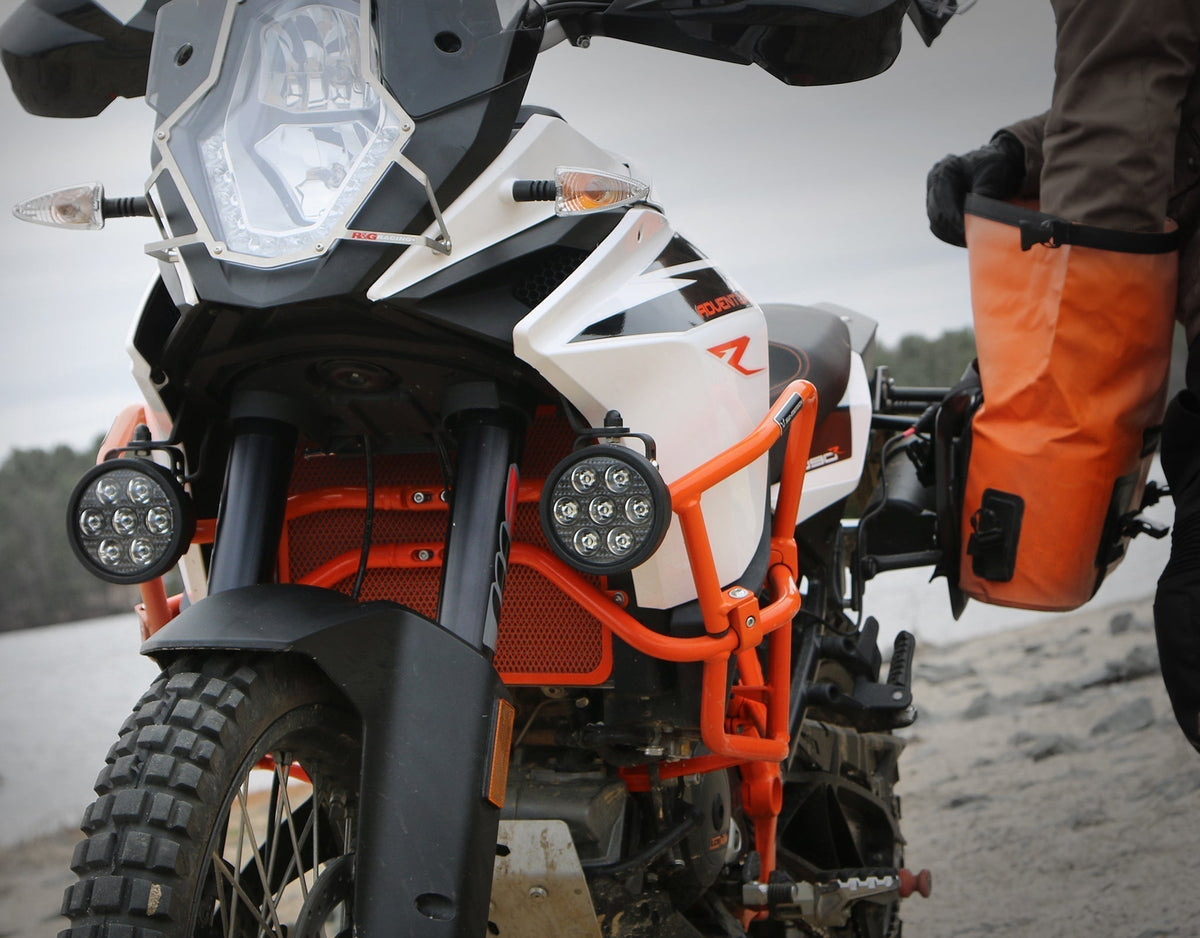 Faretto LED DENALI D7, vista laterale con supporto a cerniera