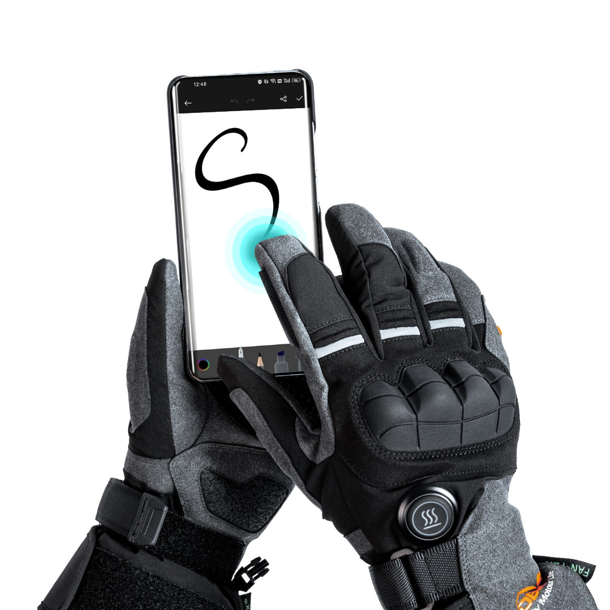 Uso dello smartphone con i guanti riscaldati RST26 indossati