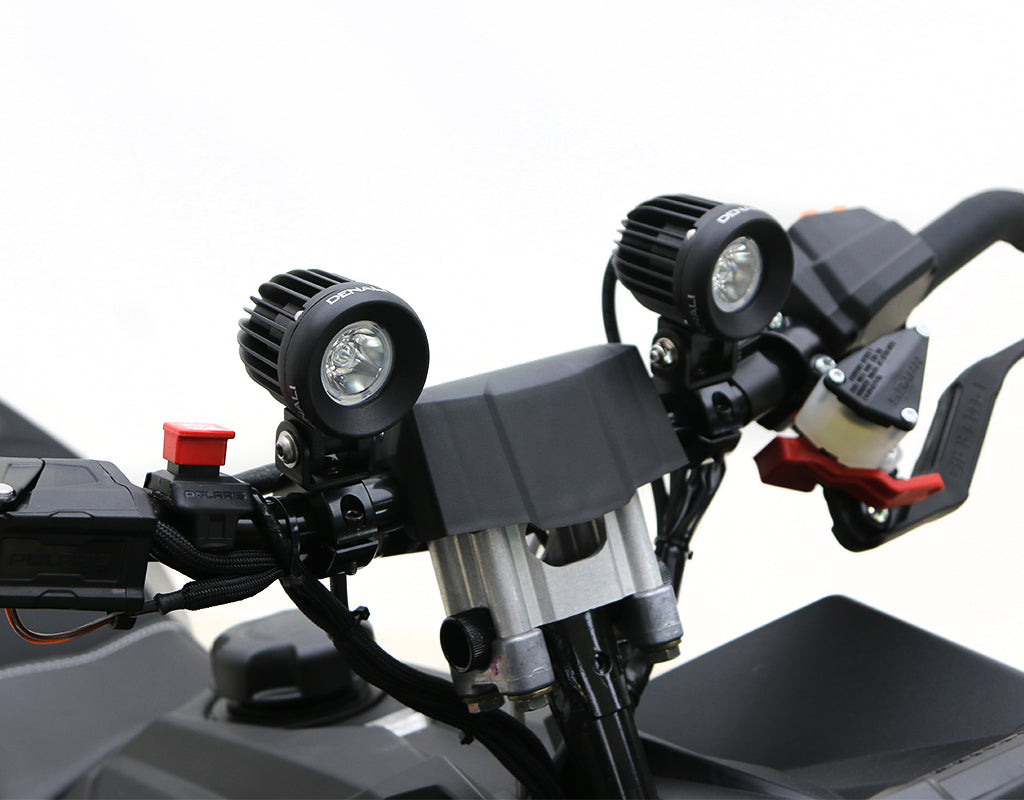 Faretti D2 montati sul manubrio di un quad