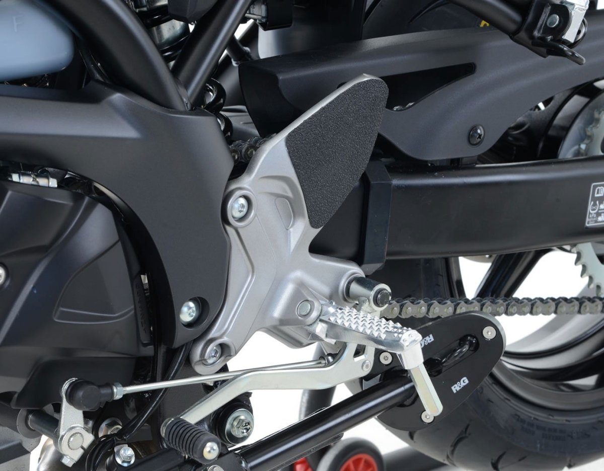 kit 2pz.adesivi anti - scivolo paratacco Suzuki SV 650 '16 - / SV650X '18 - nero - ENDURRAD