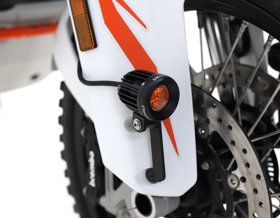 Supporto faretti DENALI montato sulla KTM 1290 Super Adventure – vista 3