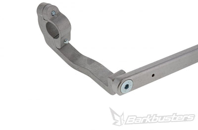 Kit montaggio paramani Barkbusters per Suzuki DL250 V-STROM / DL1050 V-STROM, dettaglio del fissaggio al manubrio