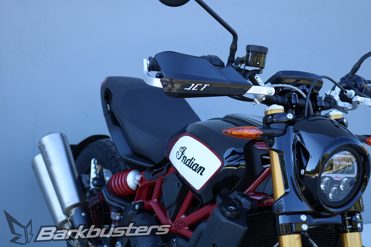 Kit Barkbusters BHG-002 con plastiche JET montato su una Indian FTR 1200