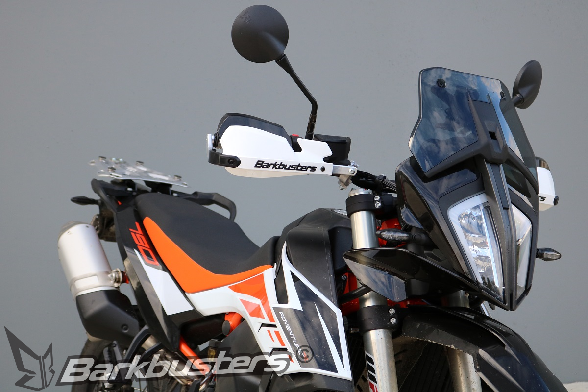 Kit Barkbusters BHG-002 con plastiche VPS montato su una KTM 790 Adventure