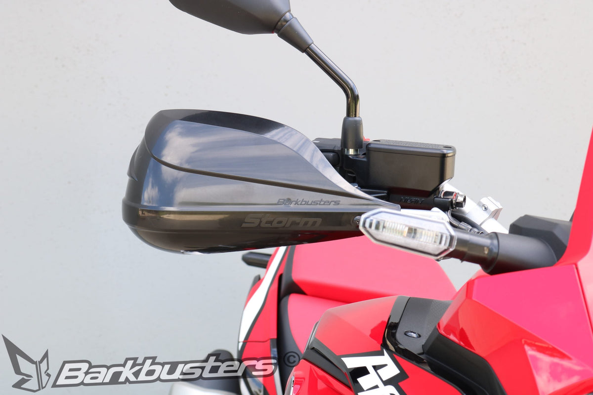 Kit Barkbusters BHG-082 montato su Honda CRF1100L Africa Twin con plastiche STORM, vendute separatamente