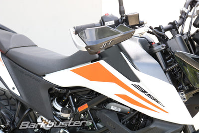 Kit Barkbusters BHG-084 montato su KTM 390 Adventure con plastiche JET, vendute separatamente
