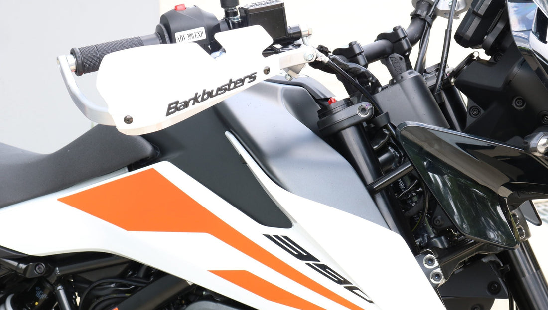 Kit Barkbusters BHG-084 montato su KTM 390 Adventure con plastiche VPS, vendute separatamente