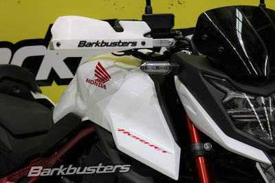 Kit Barkbusters BHG-109 montato su Honda CB 750 Hornet con plastiche VPS, vendute separatamente