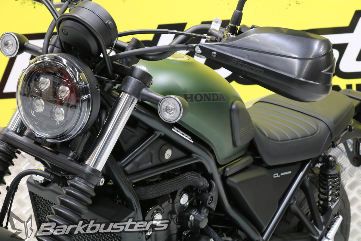 Kit Barkbusters BHG-110 montato su Honda CL500 con plastiche STORM, vendute separatamente