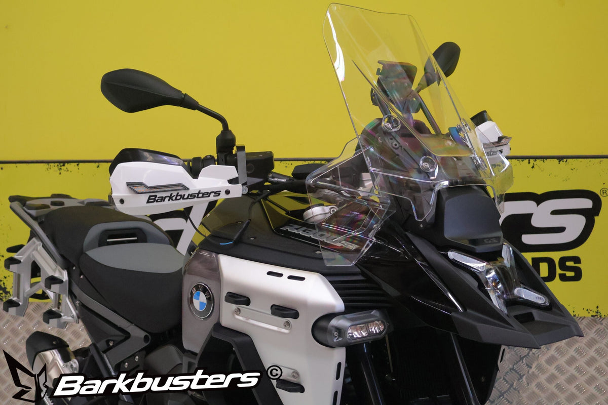 Kit Barkbusters BHG-133 montato su BMW R1300GS con plastiche VPS bianche
