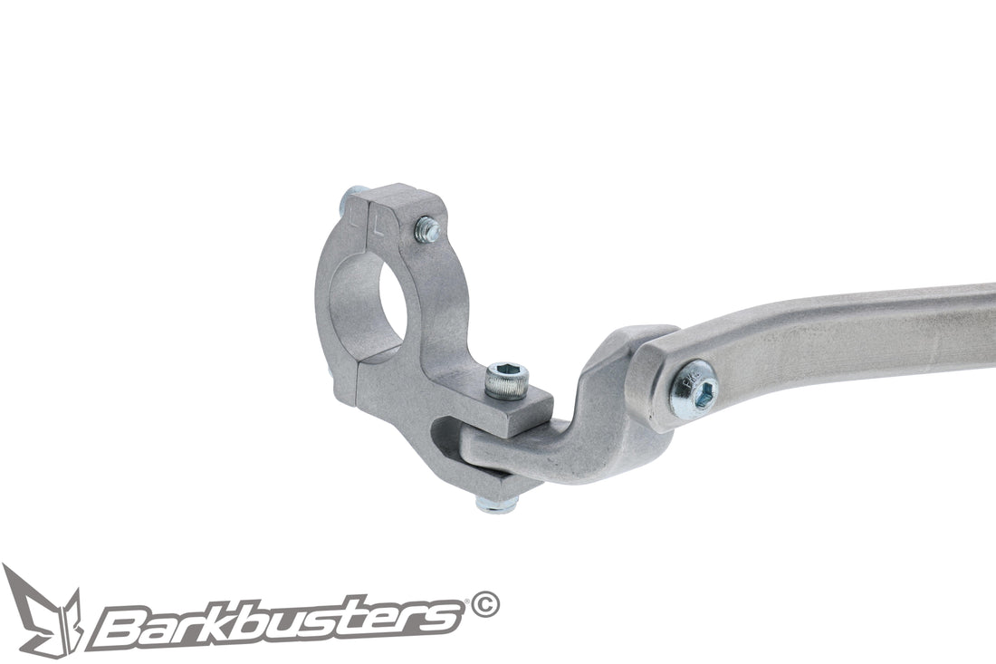 Kit montaggio paramani Barkbusters BHG-100 in alluminio, dettaglio del morsetto multi-fit