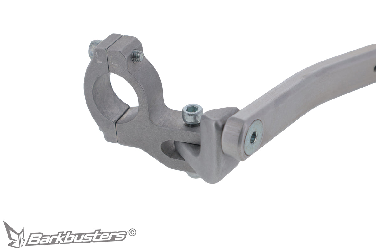 Kit montaggio paramani Barkbusters BHG-119, dettaglio del morsetto multi-fit
