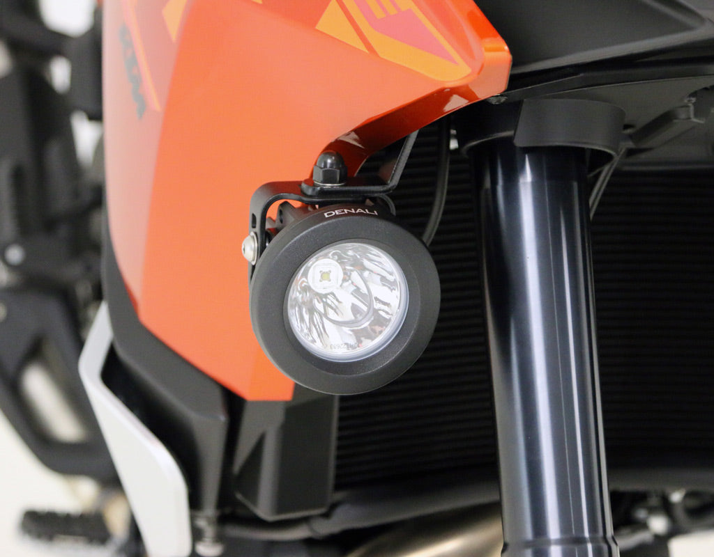 Dettaglio del supporto faretti DENALI sulla 1190 Adventure