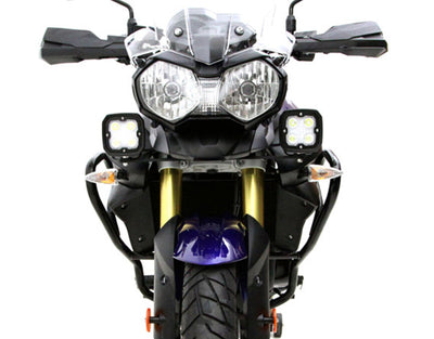 Dettaglio del supporto faretti DENALI sulla Tiger 800 XC