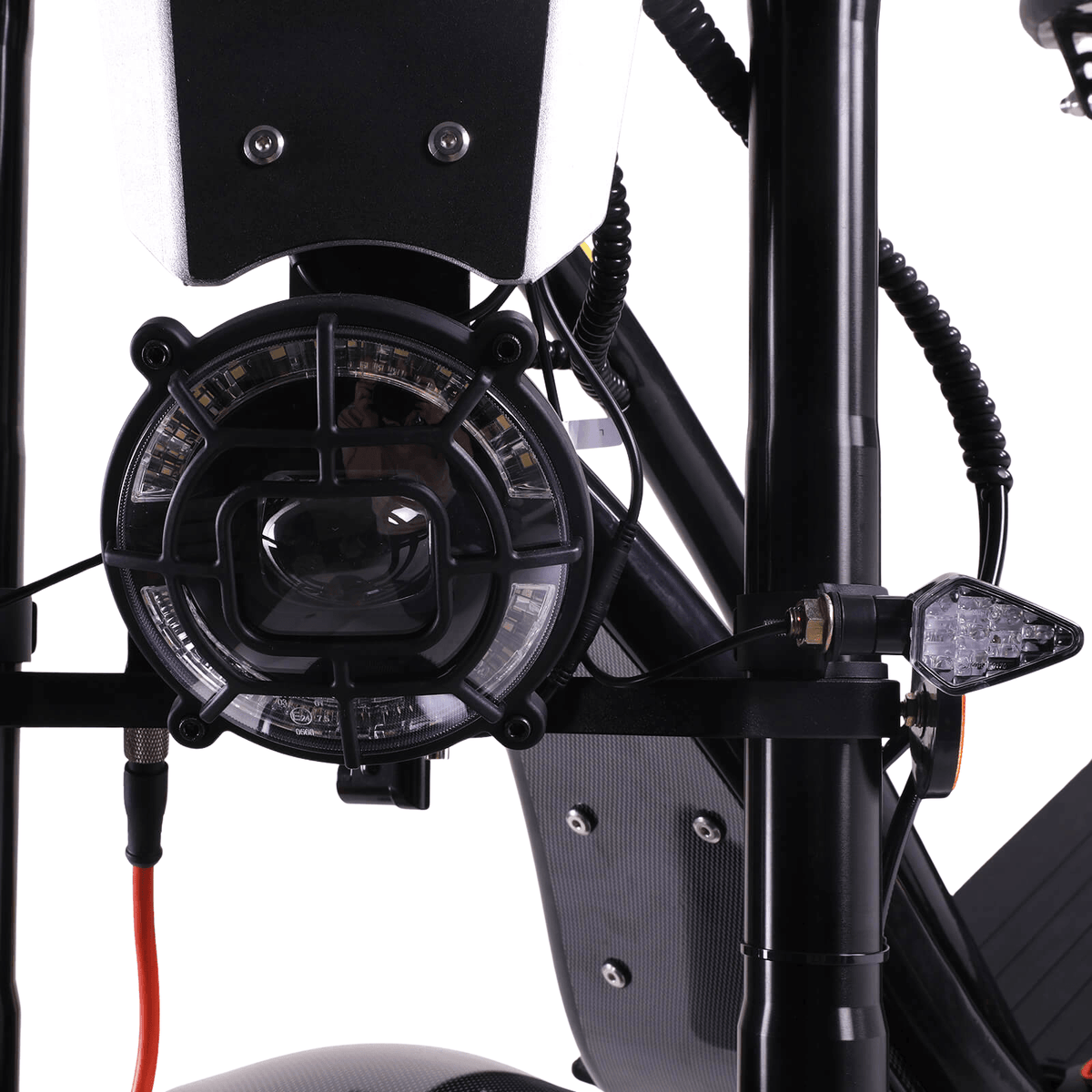 Faro LED con anello di luce diurna