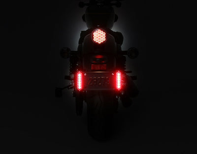 Luce freno B6 montata a lato della targa con supporto a sbalzo DENALI
