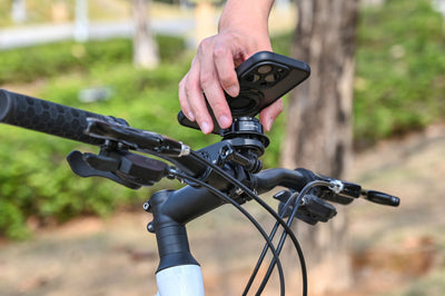 Porta cellulare Outplorer QB01 montato su bici