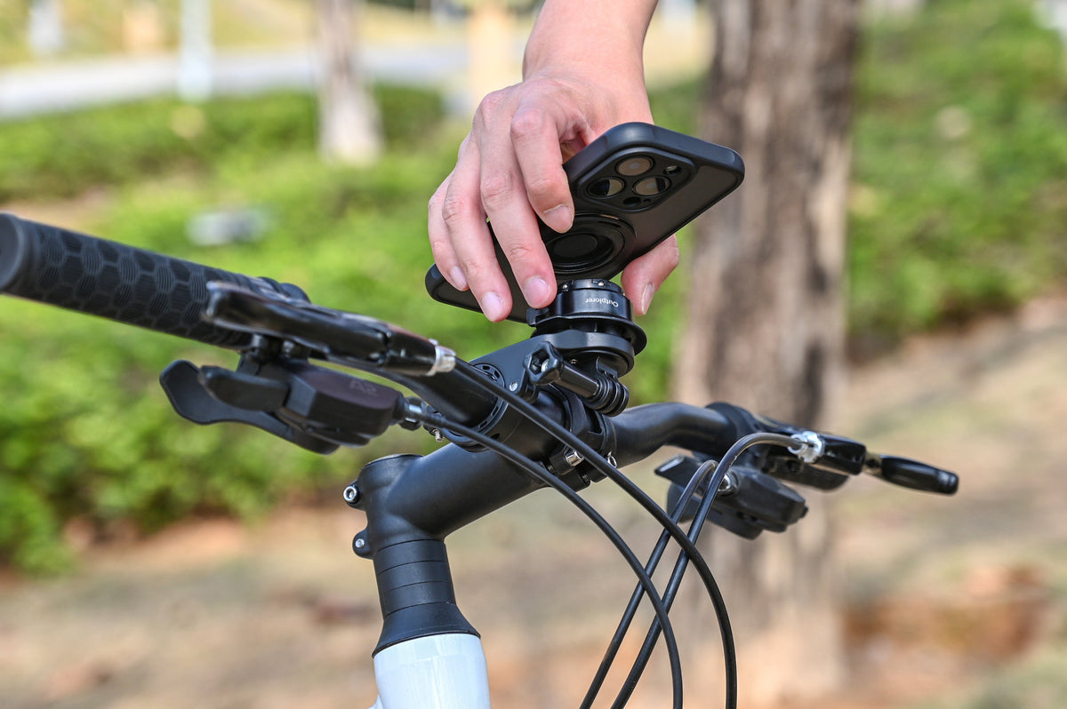 Porta cellulare Outplorer QB01 montato su bici