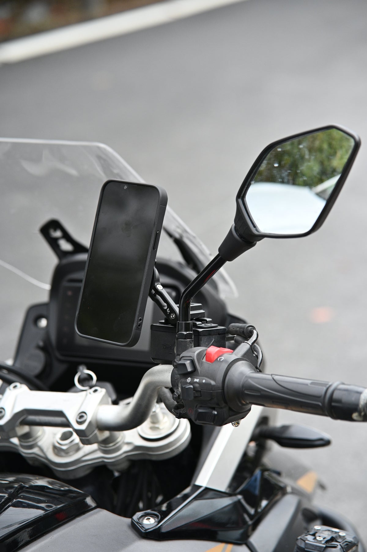 Il braccio FlexArm – porta cellulare Outplorer QM07