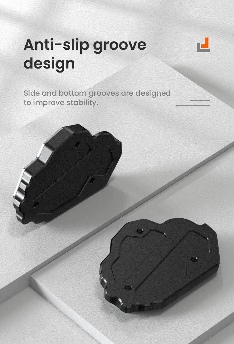 Non-slip grooves on the sides and bottom