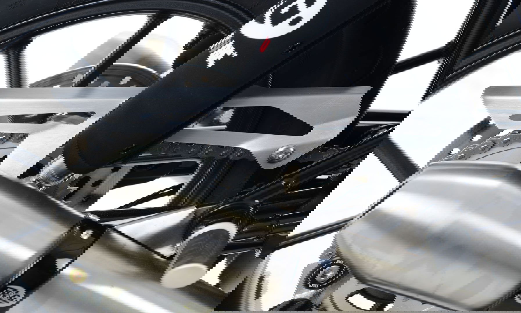 Paracatena in alluminio satinato Triumph Street Twin 900 / T120 Bonneville