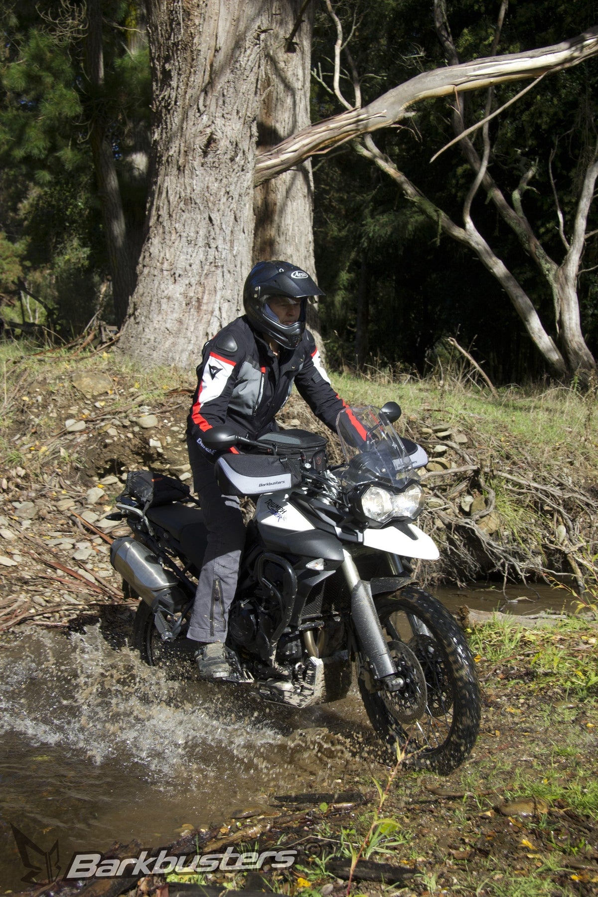 Paramani Barkbusters BBZ montati su una Triumph Tiger 800 XC