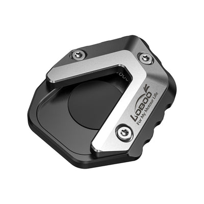 Piastra cavalletto LOBOO CJC092 in vista tre quarti, profilo basso lavorato CNC