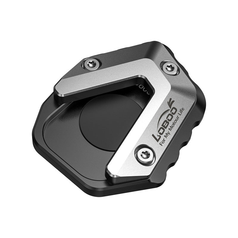 Piastra cavalletto LOBOO CJC092 in vista tre quarti, profilo basso lavorato CNC