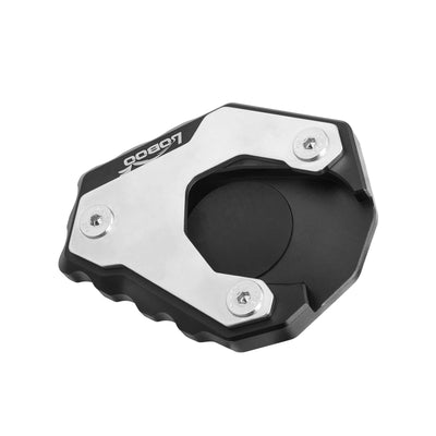 Piastra cavalletto LOBOO CJC221 per KTM Adventure e Husqvarna Norden 901, vista di tre quarti