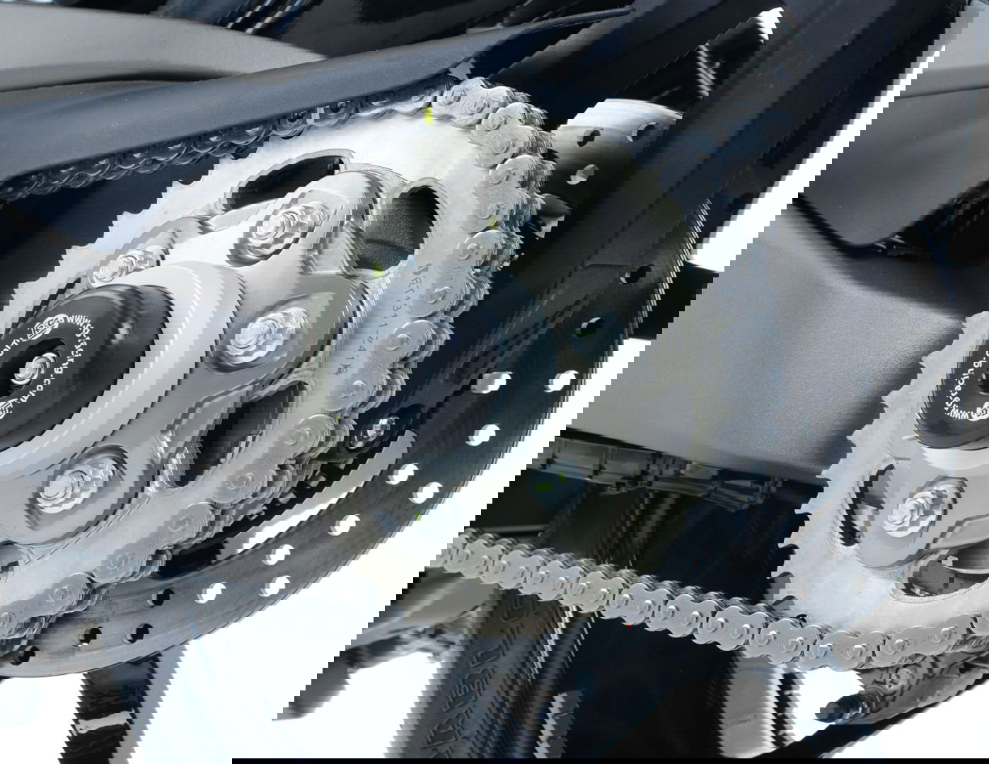 Piastra Chiusura Asse Posteriore Cp Mv Agusta Rivale 800 Dragster 800 Stradale 800 Turismo Veloce 800 F4 1000R 13 10775 Rg SBP0003BK - Endurrad