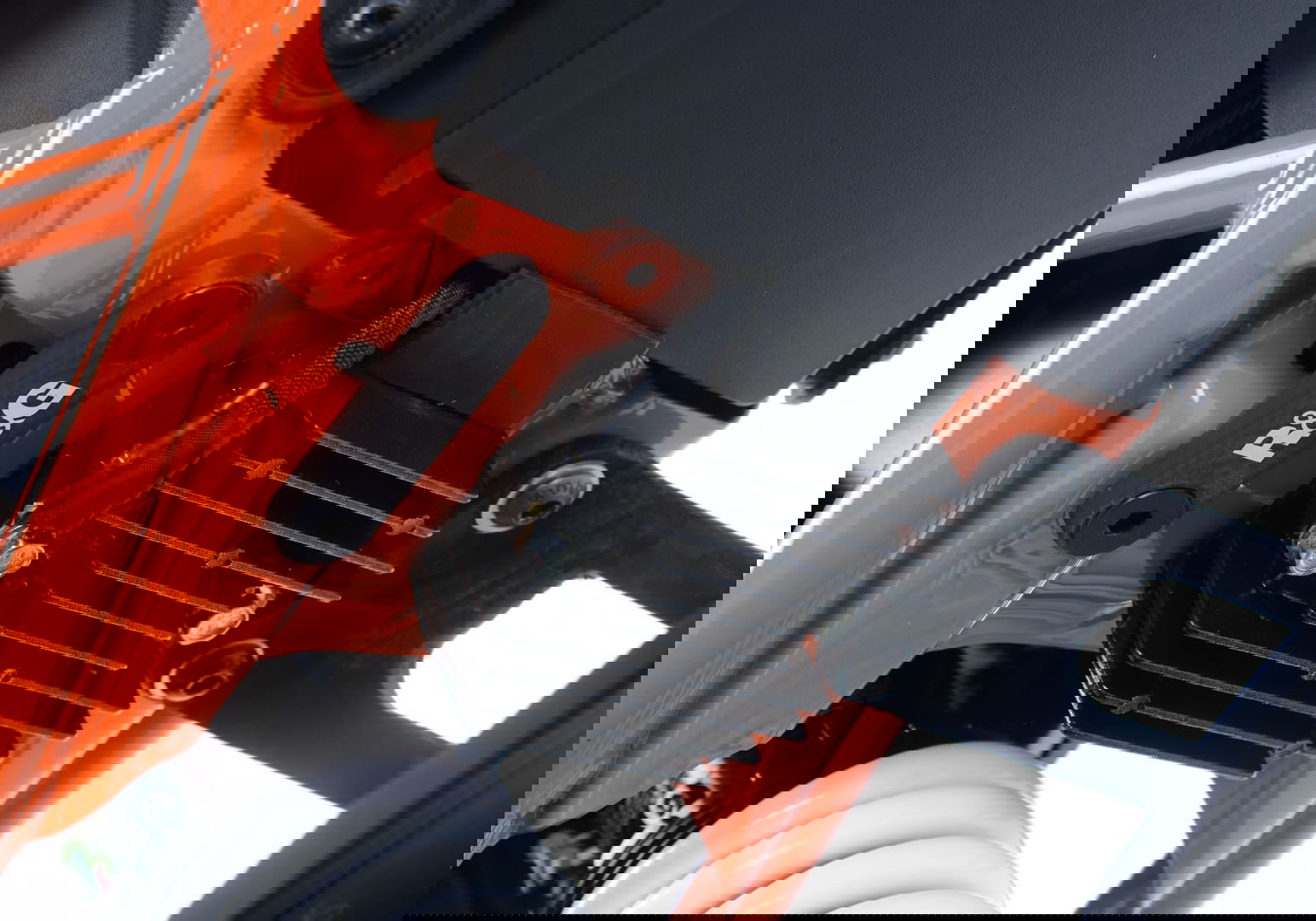 Placchette copri fori poggiapiedi posteriori (lato SX), KTM 125 Duke '17-